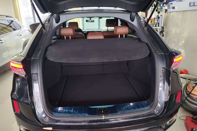 Used Honda UR-V 2020 370TURBO Two-Wheel Drive Luxury Edition Trunk