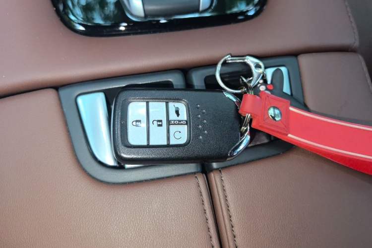 Used Honda UR-V 2020 370TURBO Four-Wheel Drive Prestige Edition Vehicle Key