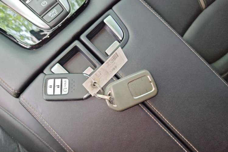 Used Honda UR-V 2020 240TURBO Two-Wheel Drive Zhiyue Version Vehicle Key