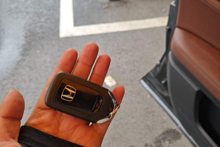 Used Honda UR-V 2020 370TURBO Two-Wheel Drive Luxury Edition Vehicle Key