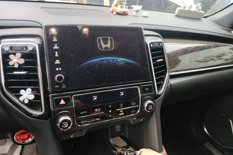 Used Honda UR-V 2020 370TURBO Two-Wheel Drive Luxury Edition Audio And AC Panel