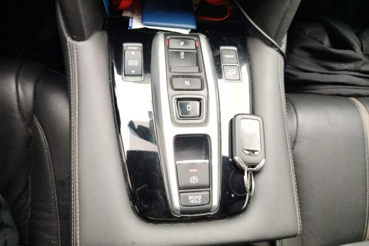 Used Honda UR-V 2020 370TURBO Two-Wheel Drive Luxury Edition Gear Lever