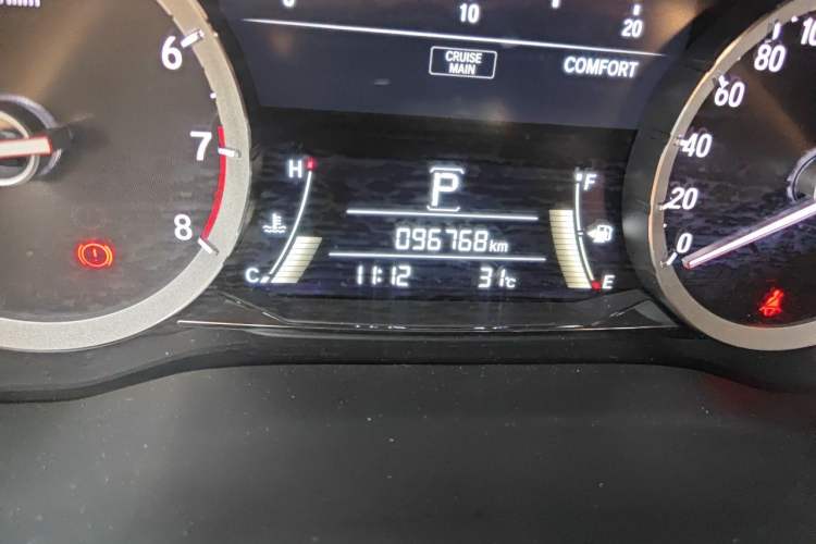 Used Honda UR-V 2020 370TURBO Two-Wheel Drive Luxury Edition Odometer Close Up
