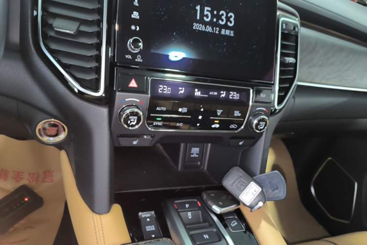 Used Honda UR-V 2020 370TURBO Two-Wheel Drive Luxury Edition Audio And AC Panel