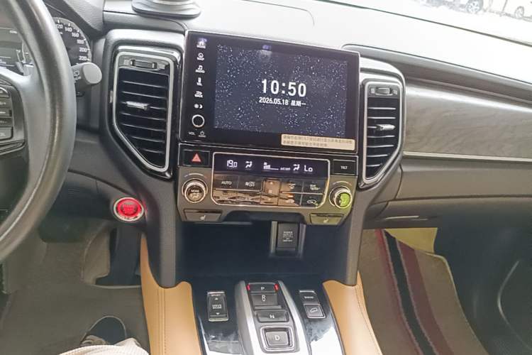 Used Honda UR-V 2020 370TURBO Two-Wheel Drive Luxury Edition Audio And AC Panel