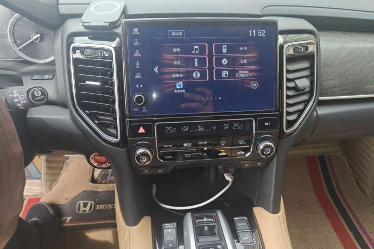 Used Honda UR-V 2020 370TURBO Four-Wheel Drive Prestige Edition Audio And AC Panel