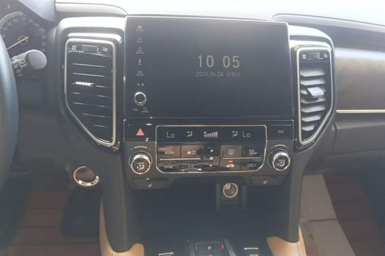 Used Honda UR-V 2020 370TURBO Two-Wheel Drive Luxury Edition Audio And AC Panel