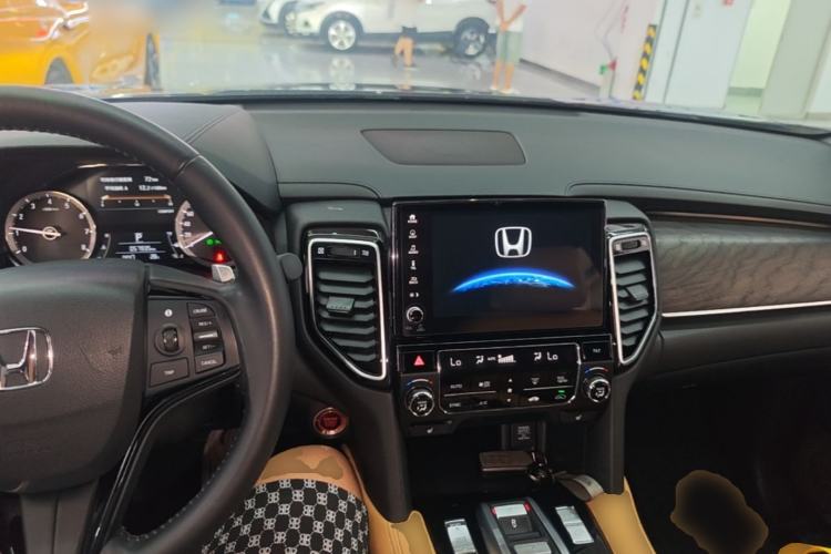 Used Honda UR-V 2020 370TURBO Two-Wheel Drive Luxury Edition Center Console