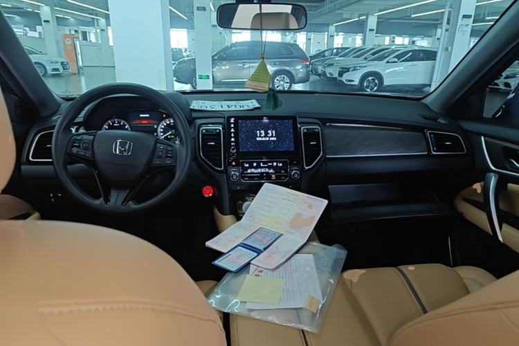 Used Honda UR-V 2020 370TURBO Two-Wheel Drive Luxury Edition Center Console