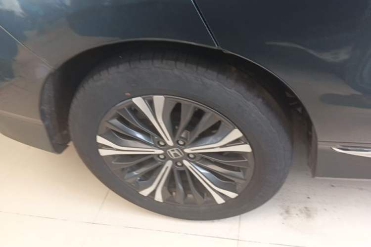 Used Honda UR-V 2020 370TURBO Two-Wheel Drive Luxury Edition Exterior 5