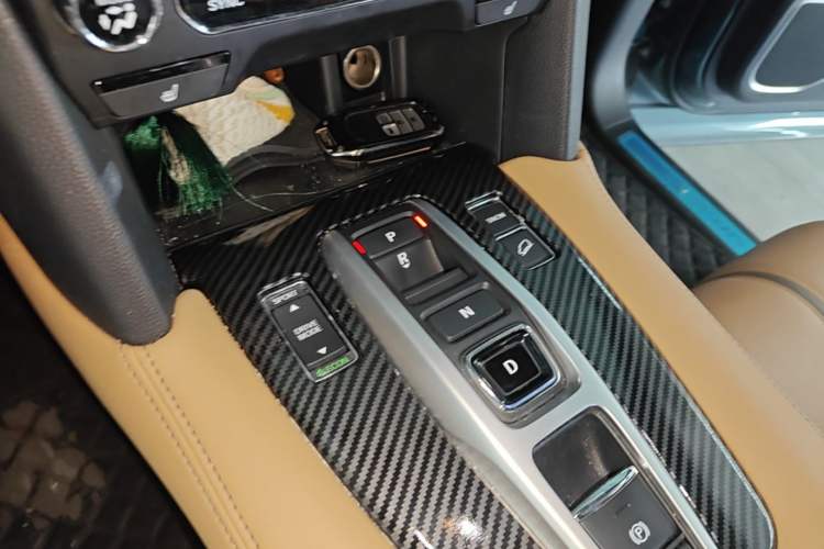 Used Honda UR-V 2020 370TURBO Two-Wheel Drive Luxury Edition Gear Lever
