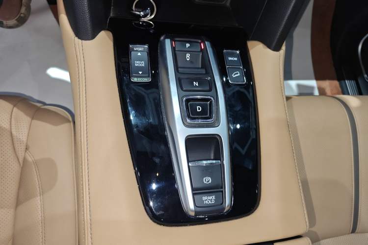 Used Honda UR-V 2020 370TURBO Two-Wheel Drive Luxury Edition Gear Lever