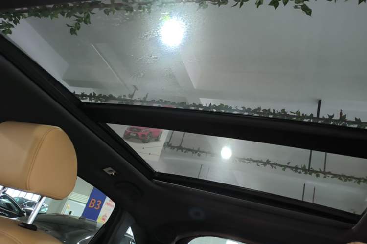 Used Honda UR-V 2020 370TURBO Two-Wheel Drive Luxury Edition Headliner