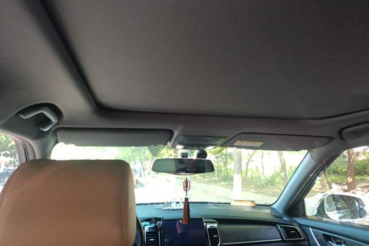 Used Honda UR-V 2020 370TURBO Two-Wheel Drive Luxury Edition Headliner