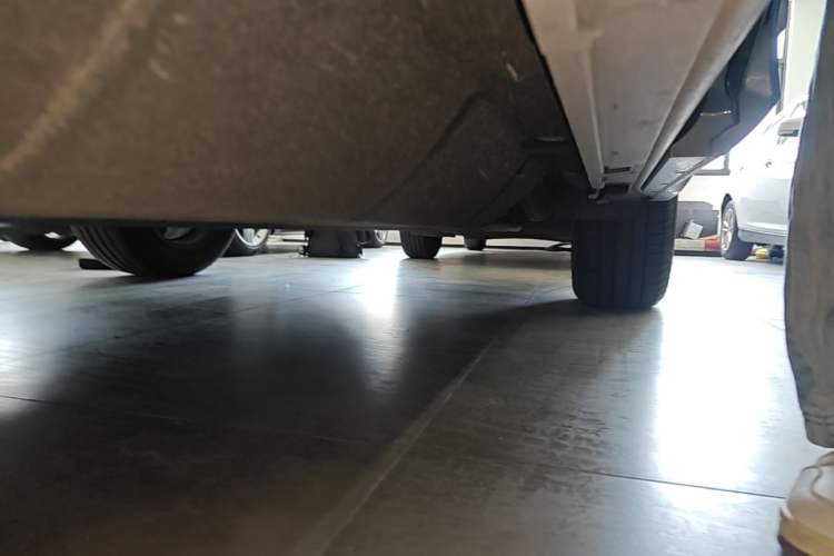 Used Honda UR-V 2020 370TURBO Two-Wheel Drive Luxury Edition Left Side Sill