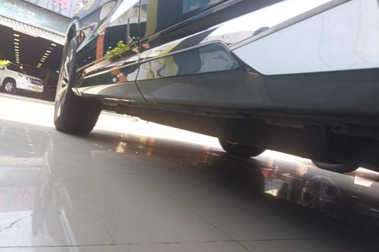 Used Honda UR-V 2020 370TURBO Two-Wheel Drive Luxury Edition Left Side Sill