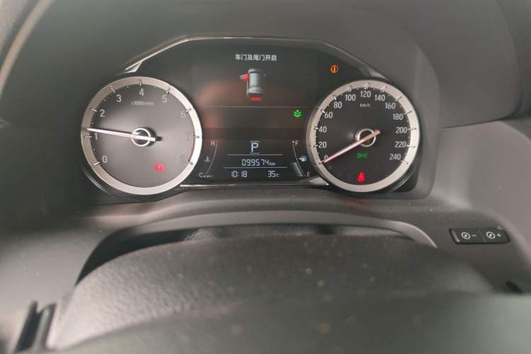 Used Honda UR-V 2020 370TURBO Two-Wheel Drive Luxury Edition Odometer Close Up