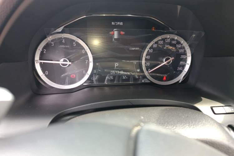 Used Honda UR-V 2020 370TURBO Four-Wheel Drive Prestige Edition Odometer Close Up