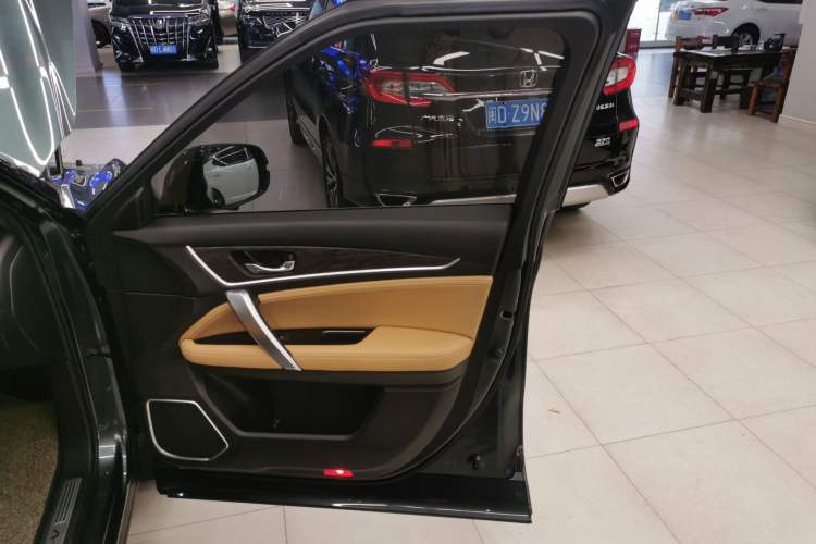 Used Honda UR-V 2020 370TURBO Two-Wheel Drive Luxury Edition Right Front Door Interior