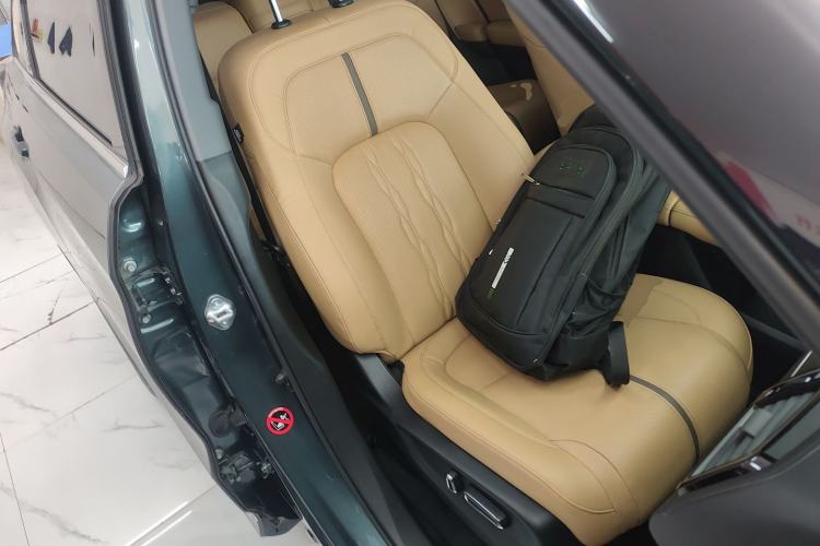 Used Honda UR-V 2020 370TURBO Two-Wheel Drive Luxury Edition Right Front Seat