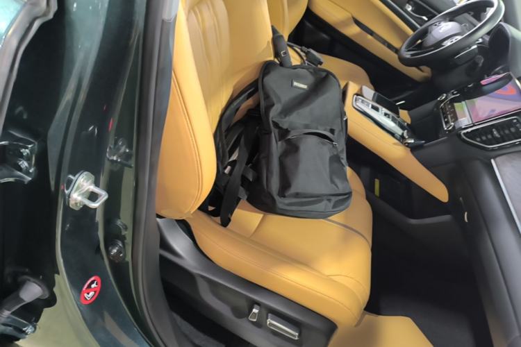 Used Honda UR-V 2020 370TURBO Two-Wheel Drive Luxury Edition Right Front Seat