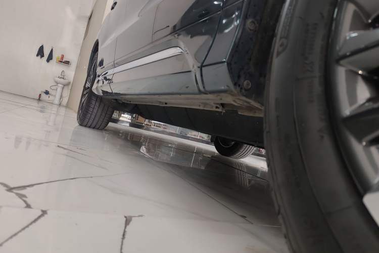 Used Honda UR-V 2020 370TURBO Two-Wheel Drive Luxury Edition Right Side Sill