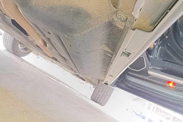 Used Honda UR-V 2020 370TURBO Two-Wheel Drive Luxury Edition Right Side Sill