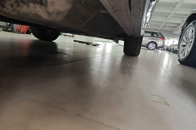 Used Honda UR-V 2020 370TURBO Two-Wheel Drive Luxury Edition Right Side Sill