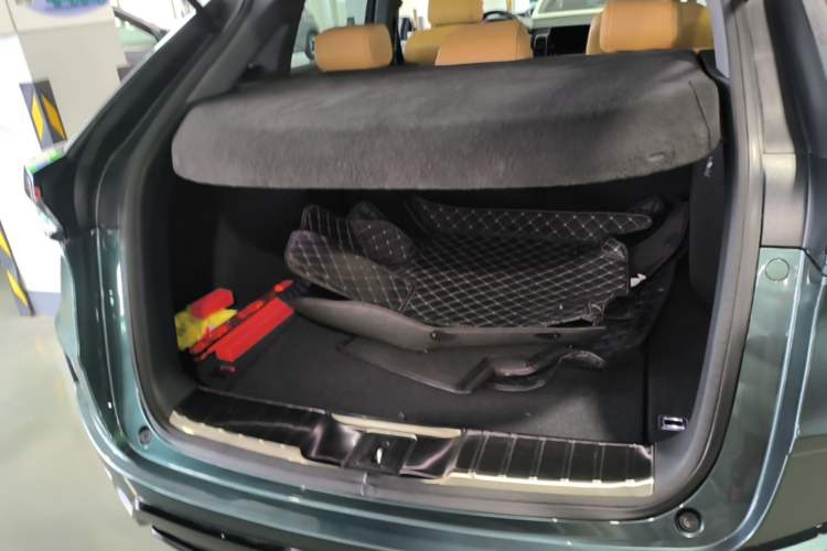 Used Honda UR-V 2020 370TURBO Two-Wheel Drive Luxury Edition Trunk