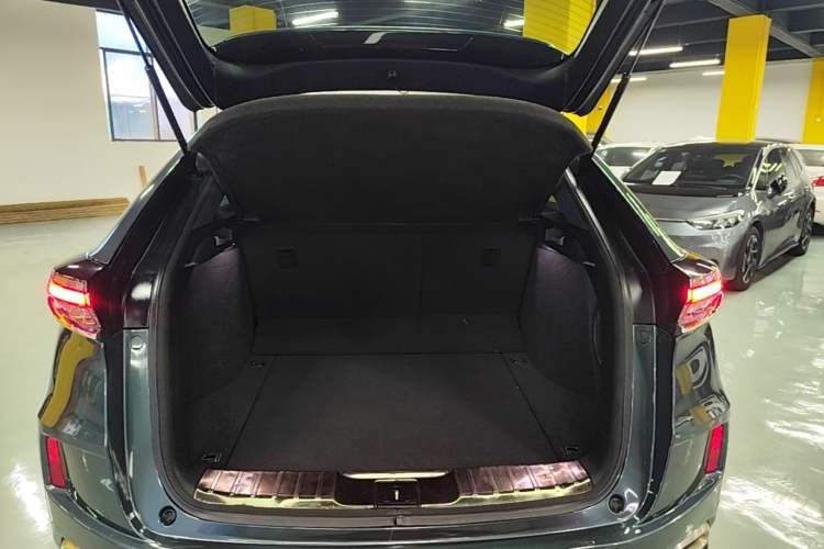 Used Honda UR-V 2020 370TURBO Four-Wheel Drive Prestige Edition Trunk