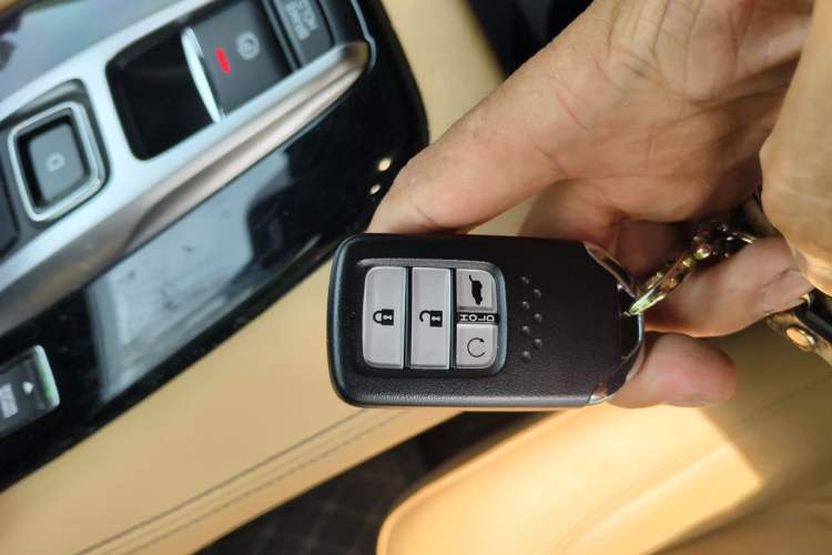 Used Honda UR-V 2020 370TURBO Four-Wheel Drive Prestige Edition Vehicle Key