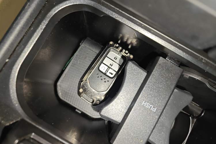 Used Honda UR-V 2020 370TURBO Two-Wheel Drive Luxury Edition Vehicle Key