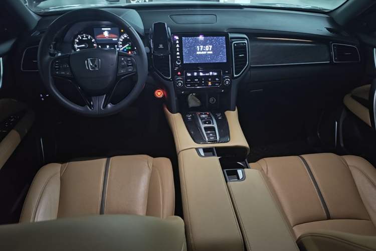 Used Honda UR-V 2020 370TURBO Two-Wheel Drive Luxury Edition Center Console