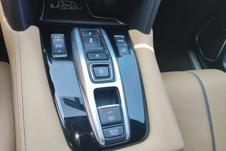 Used Honda UR-V 2020 370TURBO Two-Wheel Drive Luxury Edition Gear Lever
