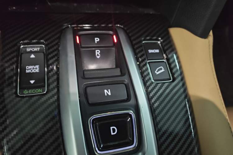 Used Honda UR-V 2020 370TURBO Two-Wheel Drive Luxury Edition Gear Lever