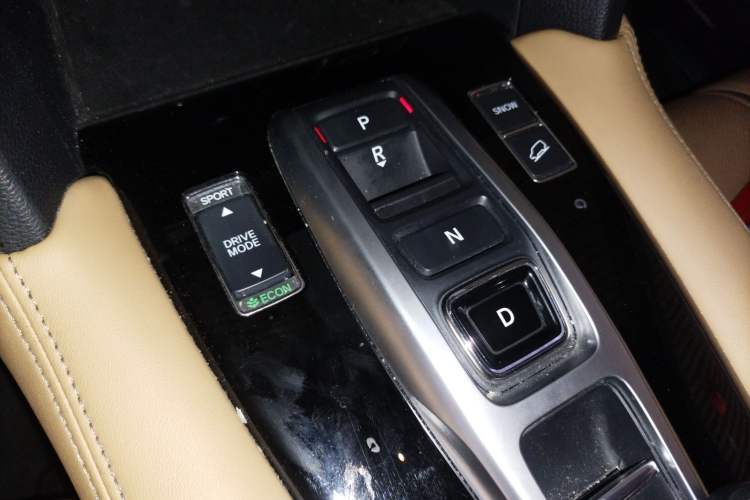Used Honda UR-V 2020 370TURBO Four-Wheel Drive Prestige Edition Gear Lever