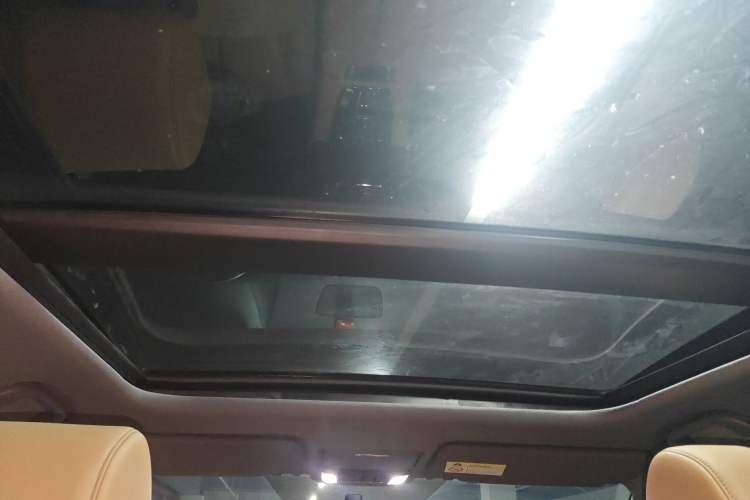 Used Honda UR-V 2020 370TURBO Two-Wheel Drive Luxury Edition Headliner