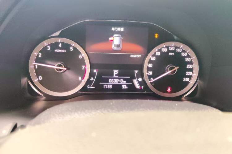 Used Honda UR-V 2020 370TURBO Two-Wheel Drive Luxury Edition Odometer Close Up