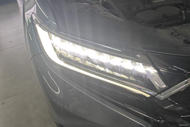 Used Honda UR-V 2020 370TURBO Two-Wheel Drive Luxury Edition Right Front Headlight