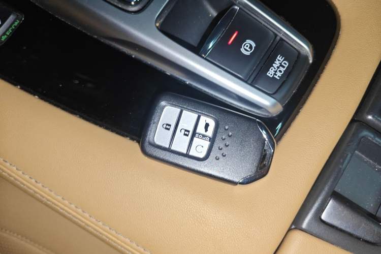 Used Honda UR-V 2020 370TURBO Two-Wheel Drive Luxury Edition Vehicle Key