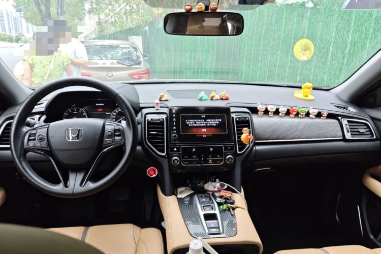 Used Honda UR-V 2020 370TURBO Two-Wheel Drive Luxury Edition Center Console