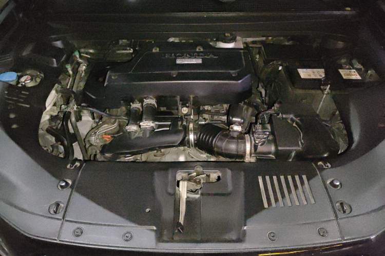 Used Honda UR-V 2020 240TURBO Front-Wheel Drive Elegant Edition Engine Bay