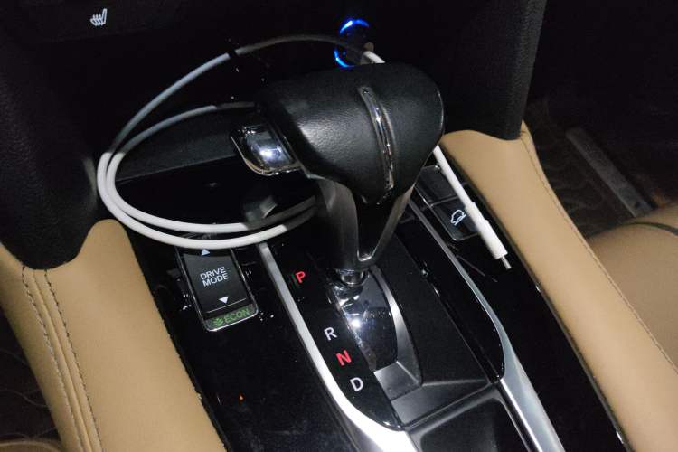 Used Honda UR-V 2020 240TURBO Front-Wheel Drive Elegant Edition Gear Lever