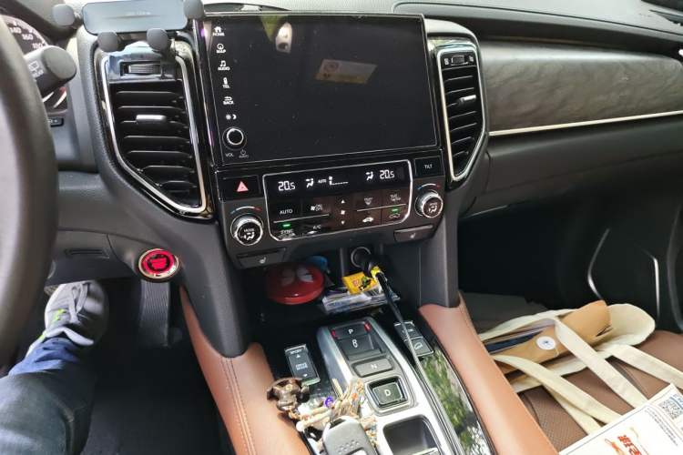 Used Honda UR-V 2020 370TURBO Two-Wheel Drive Luxury Edition Audio And AC Panel