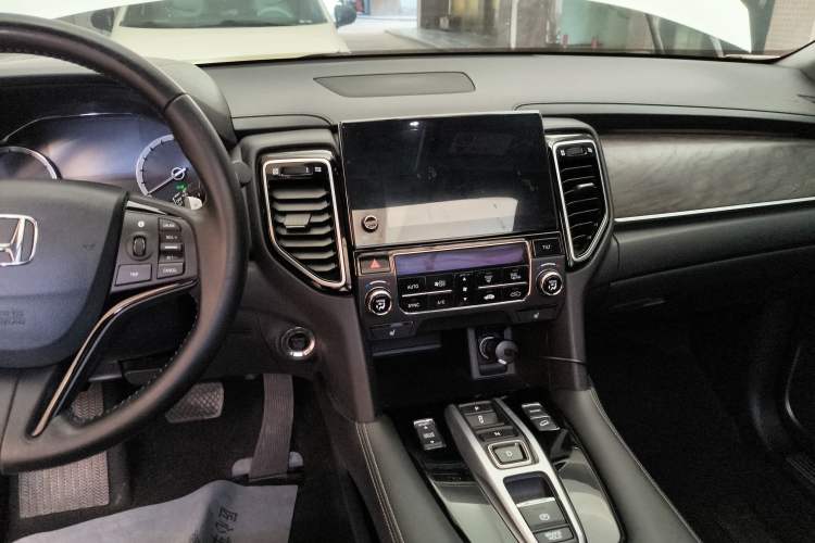 Used Honda UR-V 2020 370TURBO Two-Wheel Drive Luxury Edition Audio And AC Panel