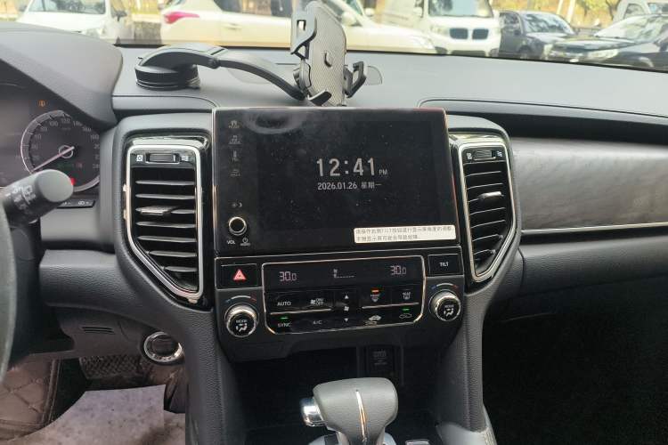 Used Honda UR-V 2020 240TURBO Two-Wheel Drive Zhiyue Version Audio And AC Panel