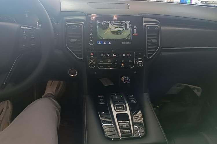 Used Honda UR-V 2020 370TURBO Two-Wheel Drive Luxury Edition Audio And AC Panel