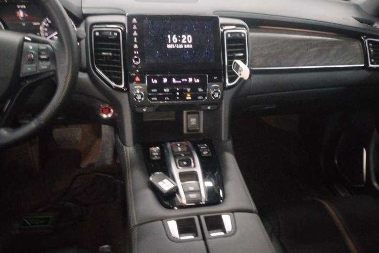 Used Honda UR-V 2020 370TURBO Two-Wheel Drive Luxury Edition Audio And AC Panel