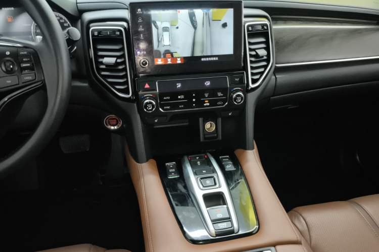 Used Honda UR-V 2020 370TURBO Two-Wheel Drive Luxury Edition Audio And AC Panel