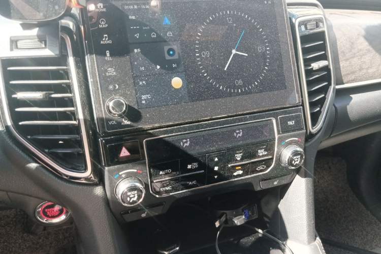 Used Honda UR-V 2020 370TURBO Two-Wheel Drive Luxury Edition Audio And AC Panel